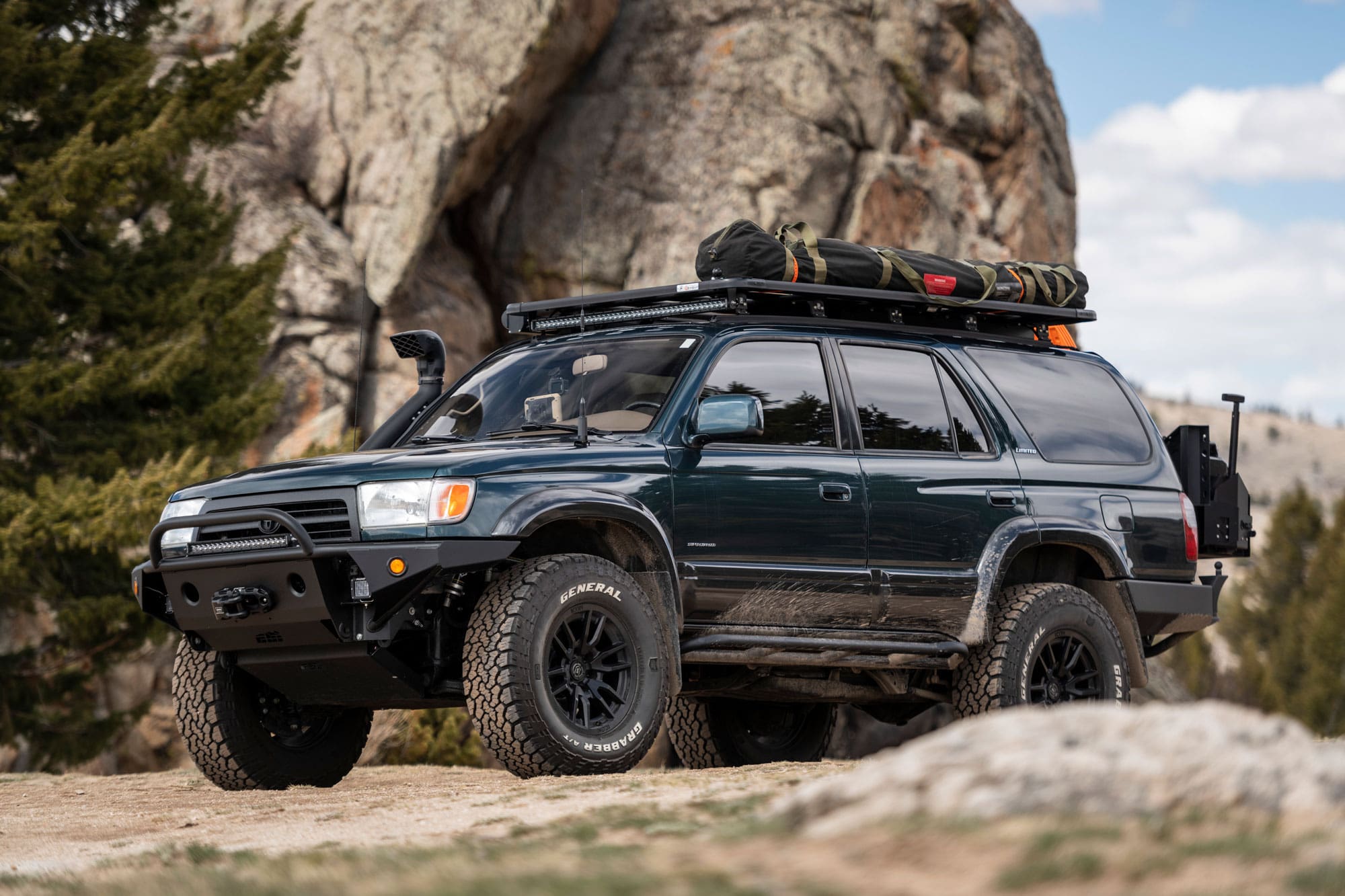 What's the Difference Between Overlanding and Off-Roading?